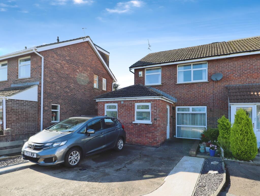 Main image of property: Heol-Y-Frenhines, Dinas Powys