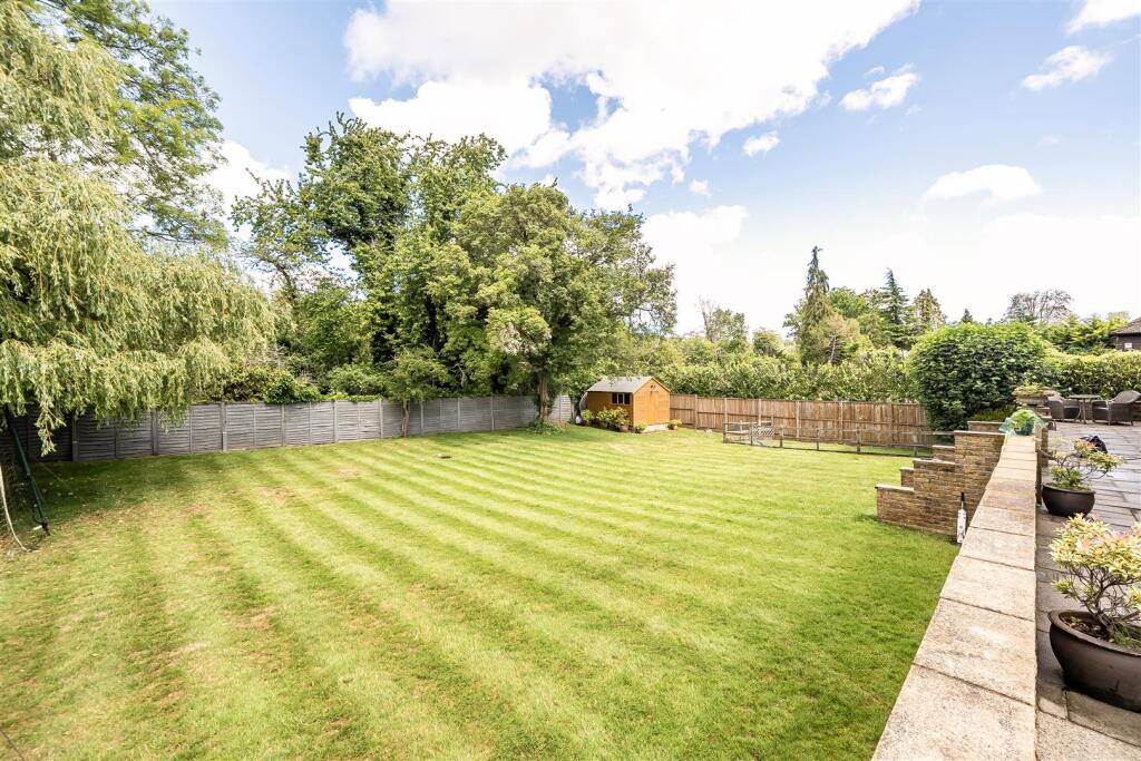 House in Reigate and Banstead, Surrey - View 4