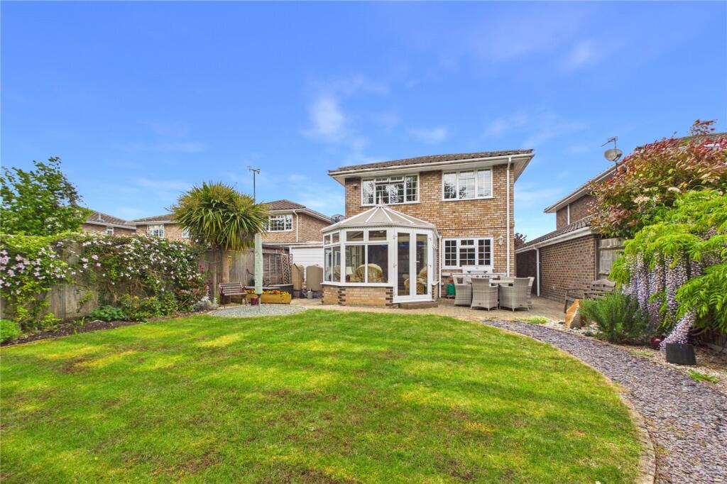 House in Basingstoke and Deane, Oakley - View 3