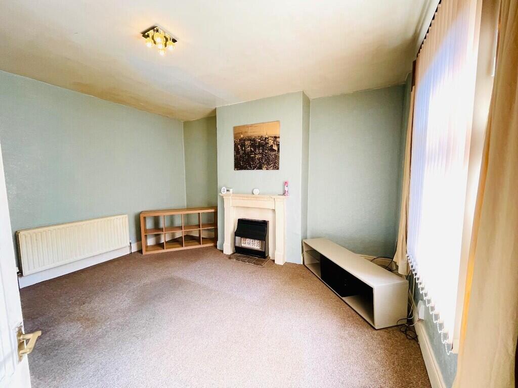House in Kirklees, Quarmby - View 3