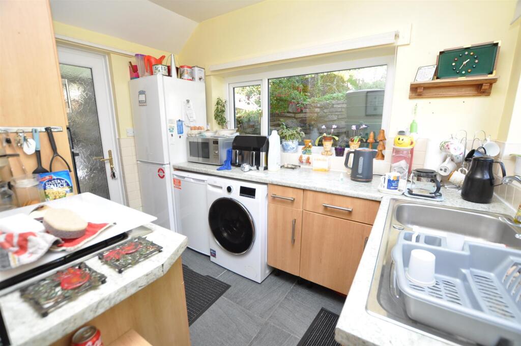 House in Swansea, Pontyberem - More