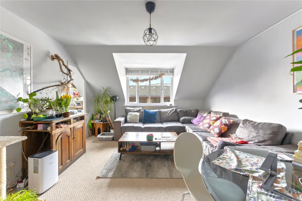 Apartment in London - View 2