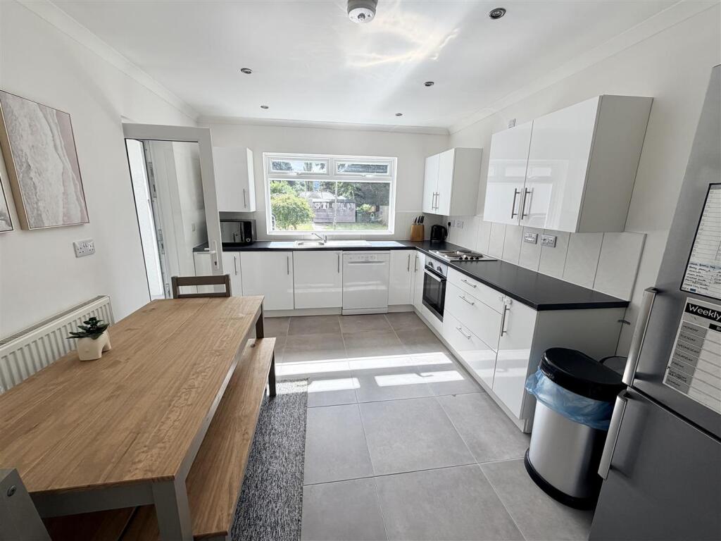 House in Ammanford - View 3