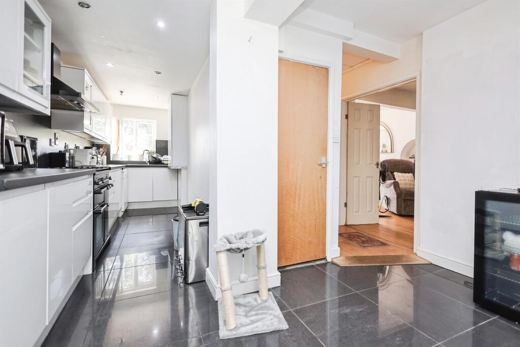 House in Birmingham, West Midlands - More