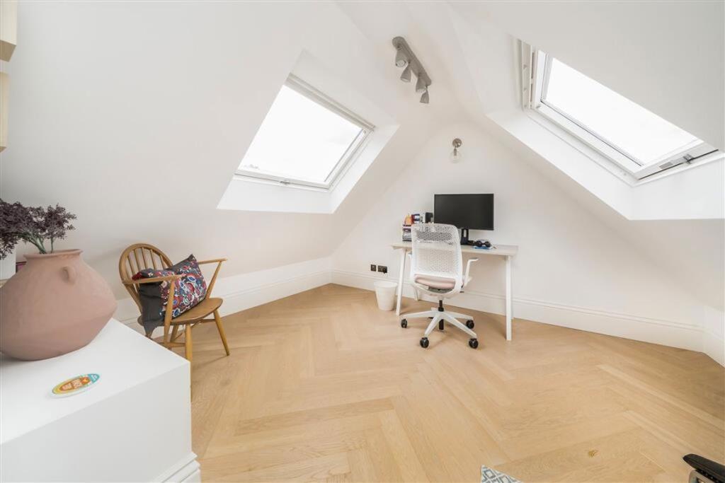 Apartment in London, Brondesbury Park, Mapesbury - More