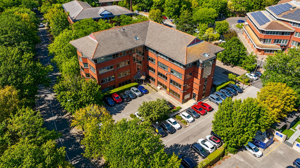Apartment in Hart, Church Crookham, Fleet - View 4