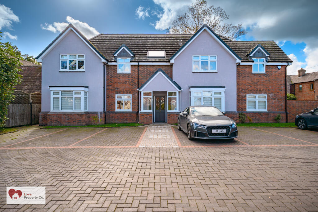 2-bed flat on Cornerways, Balsall Street East, Balsall Common, CV7 7JH, £1,450/mo