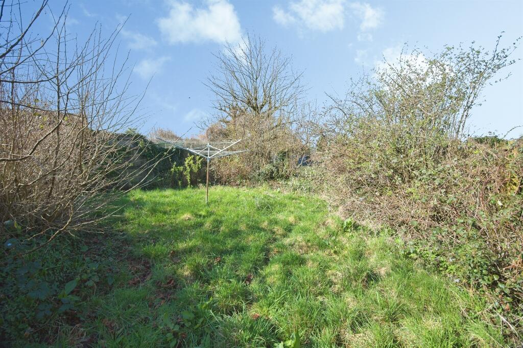 Llantrisant Road, Beddau, Pontypridd photo 2