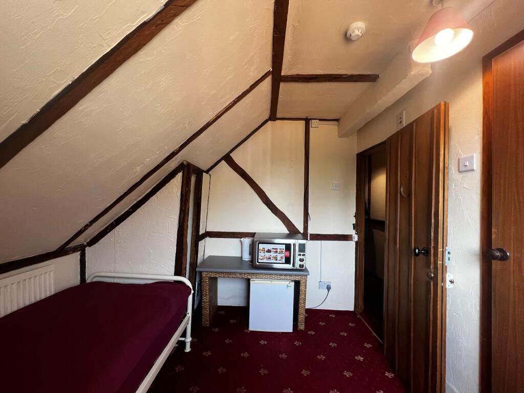 House in Tonbridge - View 4