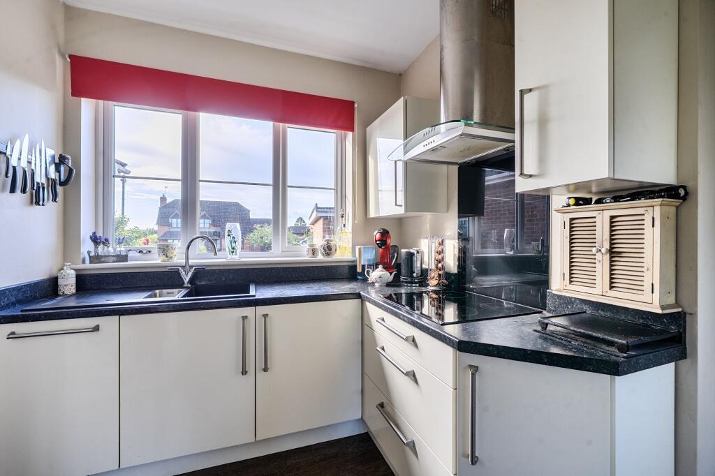 House in Worcester - View 4
