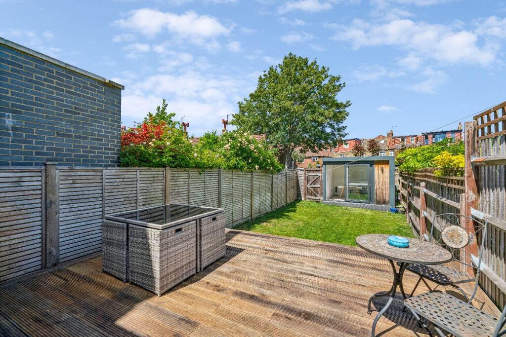 House in London, Mortlake - View 2