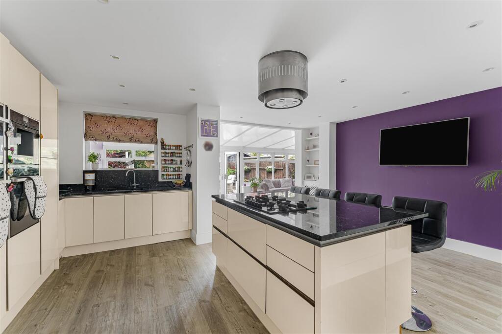 House in London, Chingford Green, Chingford - View 4