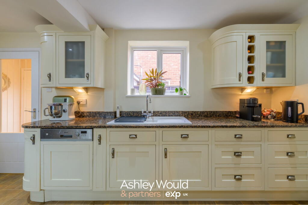 House in Bromsgrove, Hagley - View 5