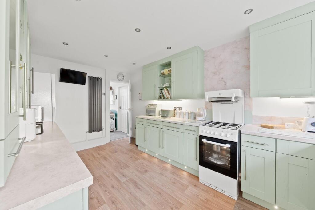 House in Wetherby, Boston Spa - More
