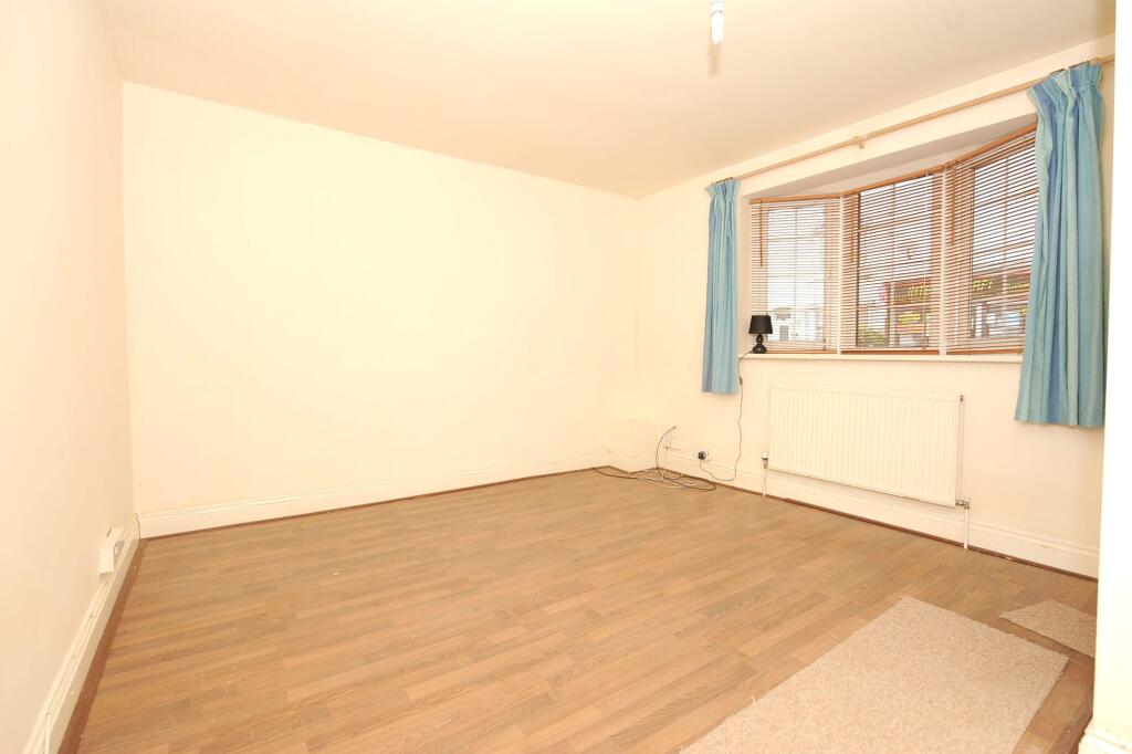 Knox Road, Wellingborough, NN8 - View 4