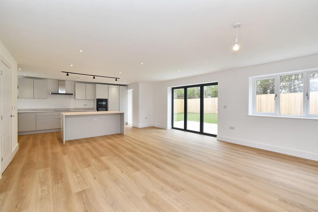 3-bed bungalow on Shooters Close, Caistor, Market Rasen, £395,000