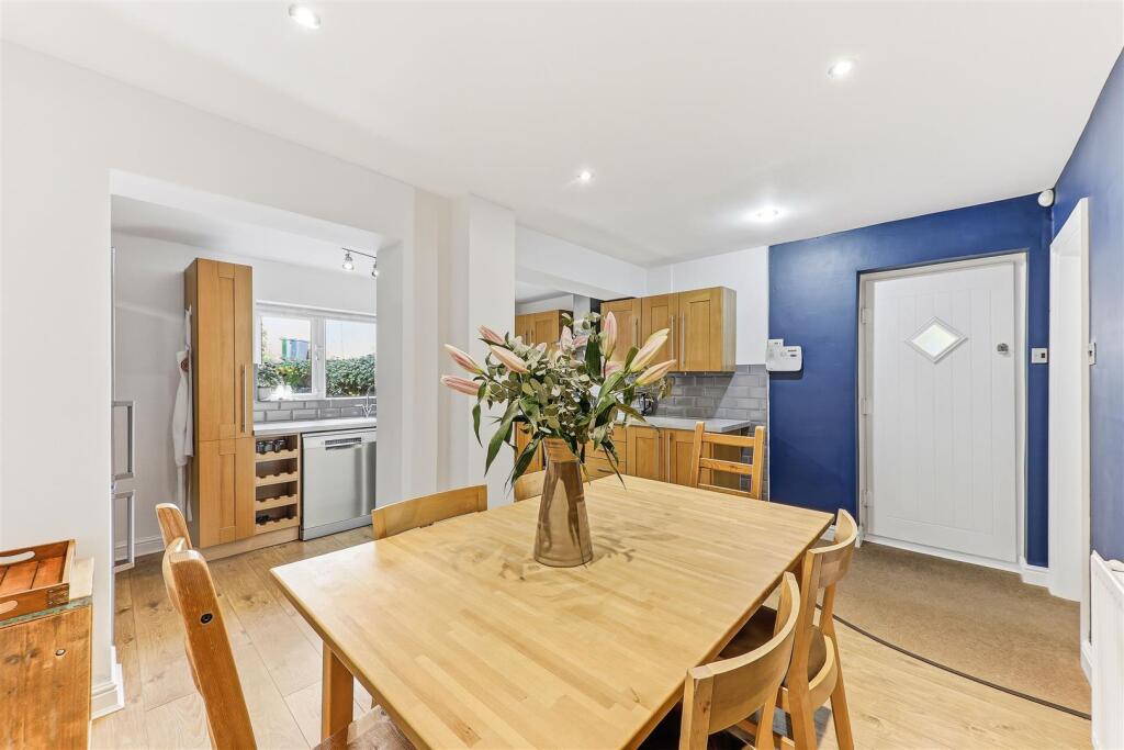 House in Leeds, West Yorkshire - View 5