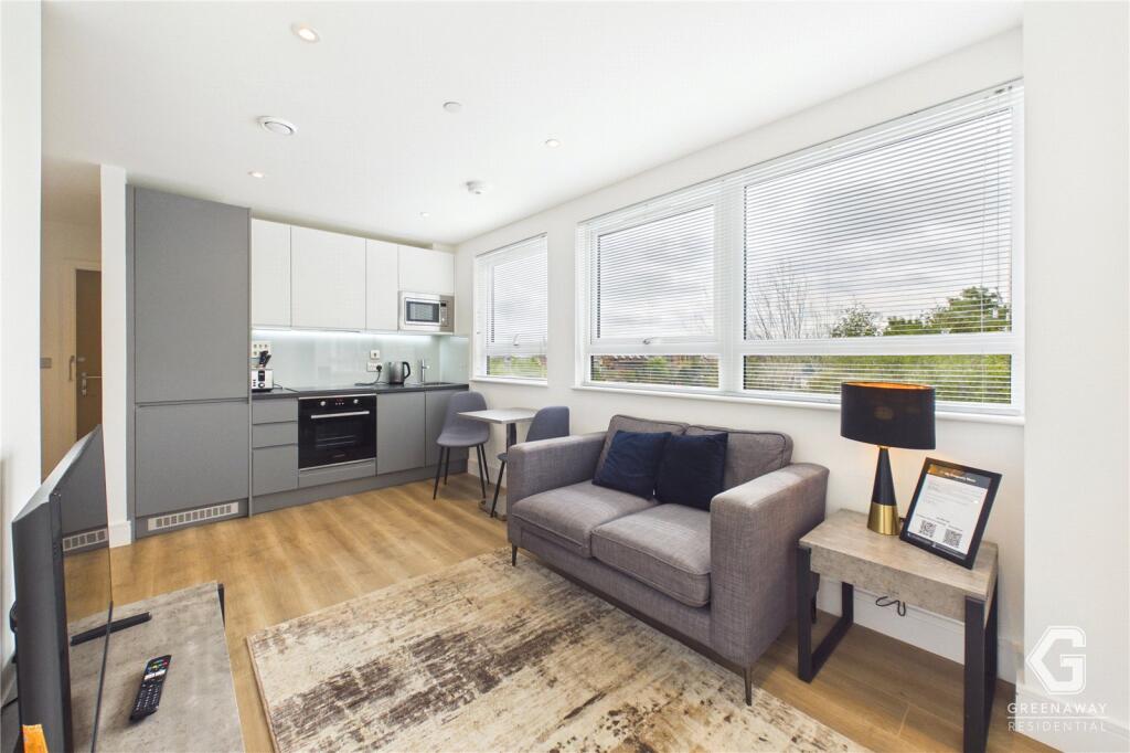 Apartment in Redhill - View 3