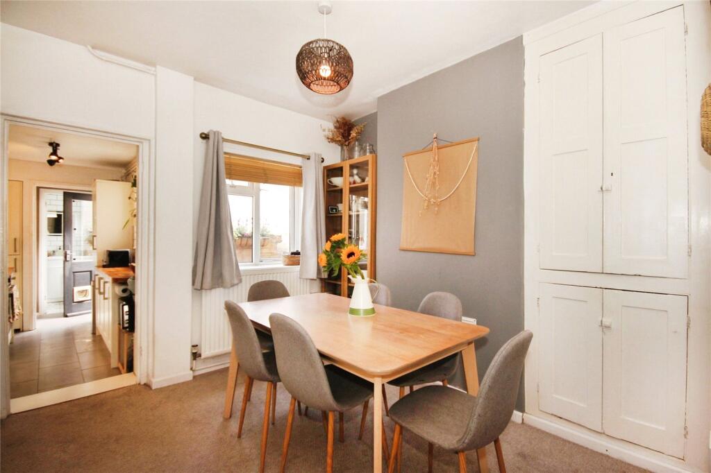 House in Warwick, Royal Leamington Spa - View 4