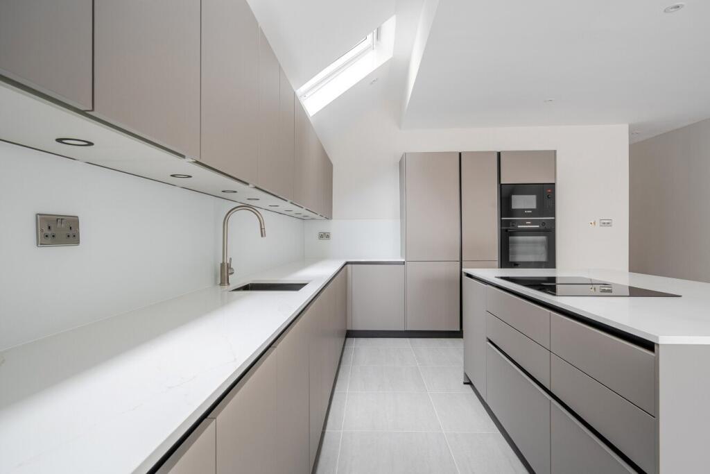 Boundaries Road, Balham, London, SW12 - More