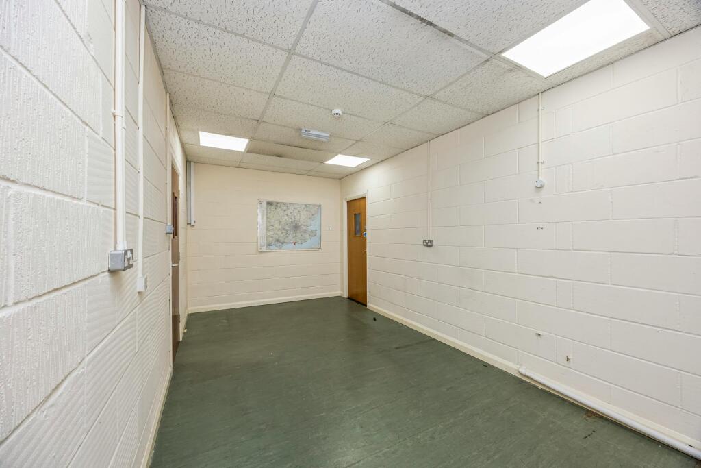 Cyril Richings Buisness Centre, Unit 2-002.JPG