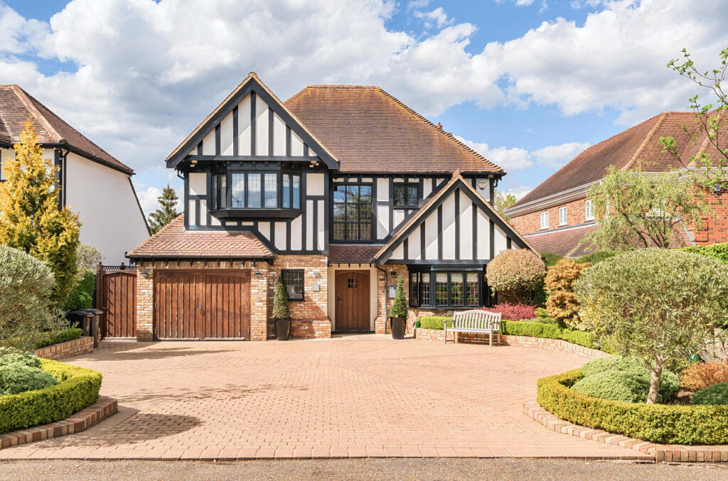Main image of property: The Glen, Farnborough Park, Orpington, Kent, BR6