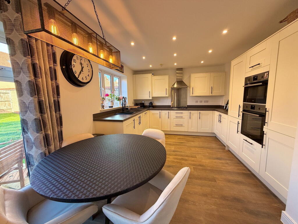 Ash Tree Road, Duston, NN5 photo 4