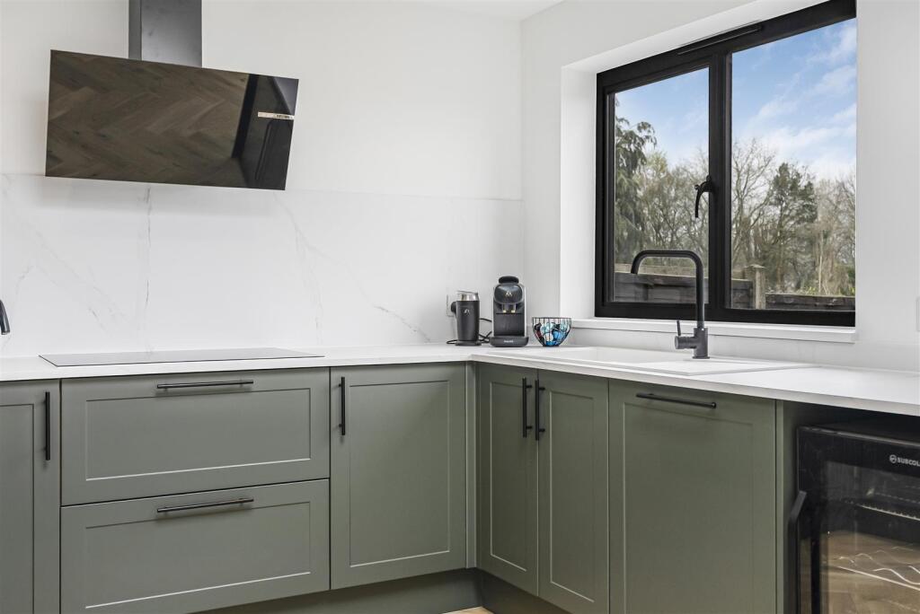 House in Hertford, Foxholes - More