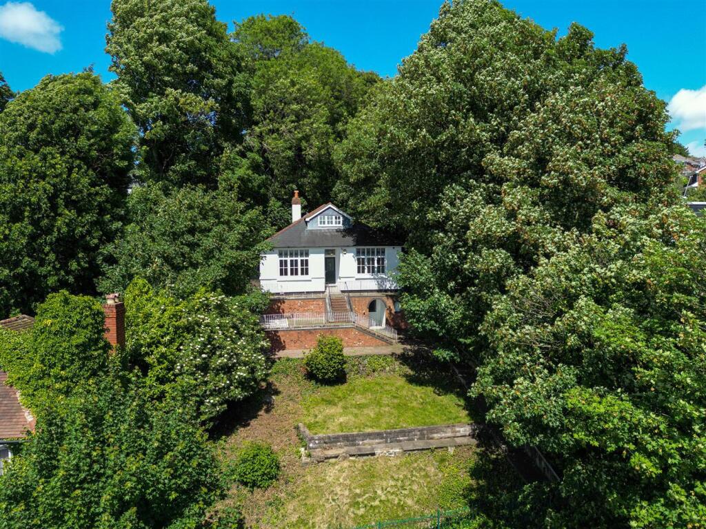 4-bed detached on Oakham Road, Dudley, £325,000
