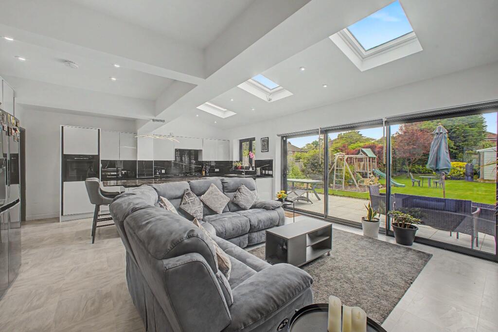 Sylvan Avenue, Timperley, Altrincham photo 4