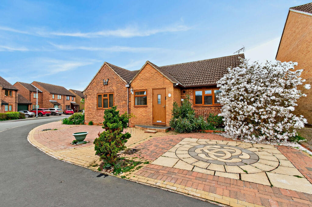 2-bed detached on Wesley Drive, Chatteris, PE16, £235,000