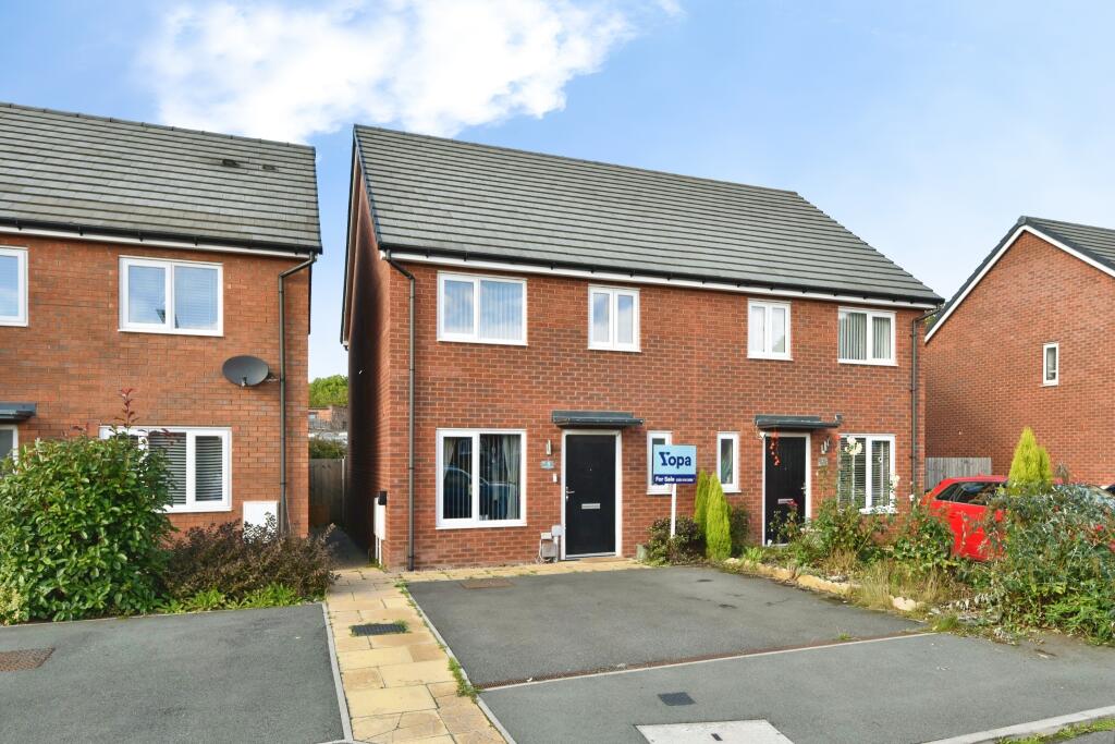 3-bed semi-detached on William Ellis Grove, Stoke-on-trent, ST6, £220,000