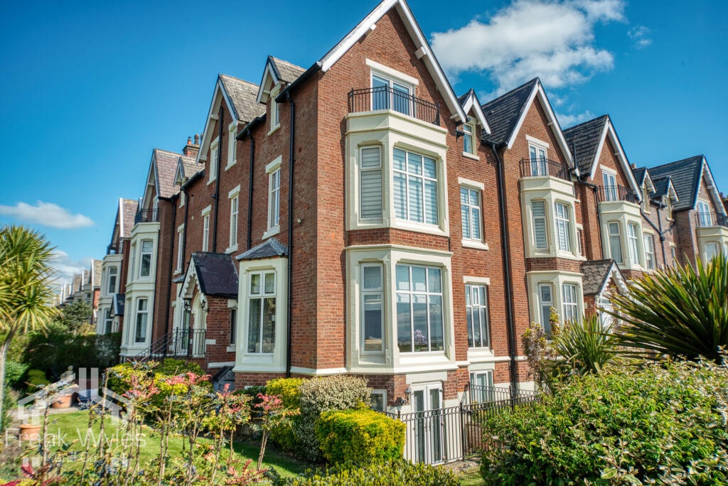 Main image of property: Flat 2, 21 West Beach, Lytha, Lancashire