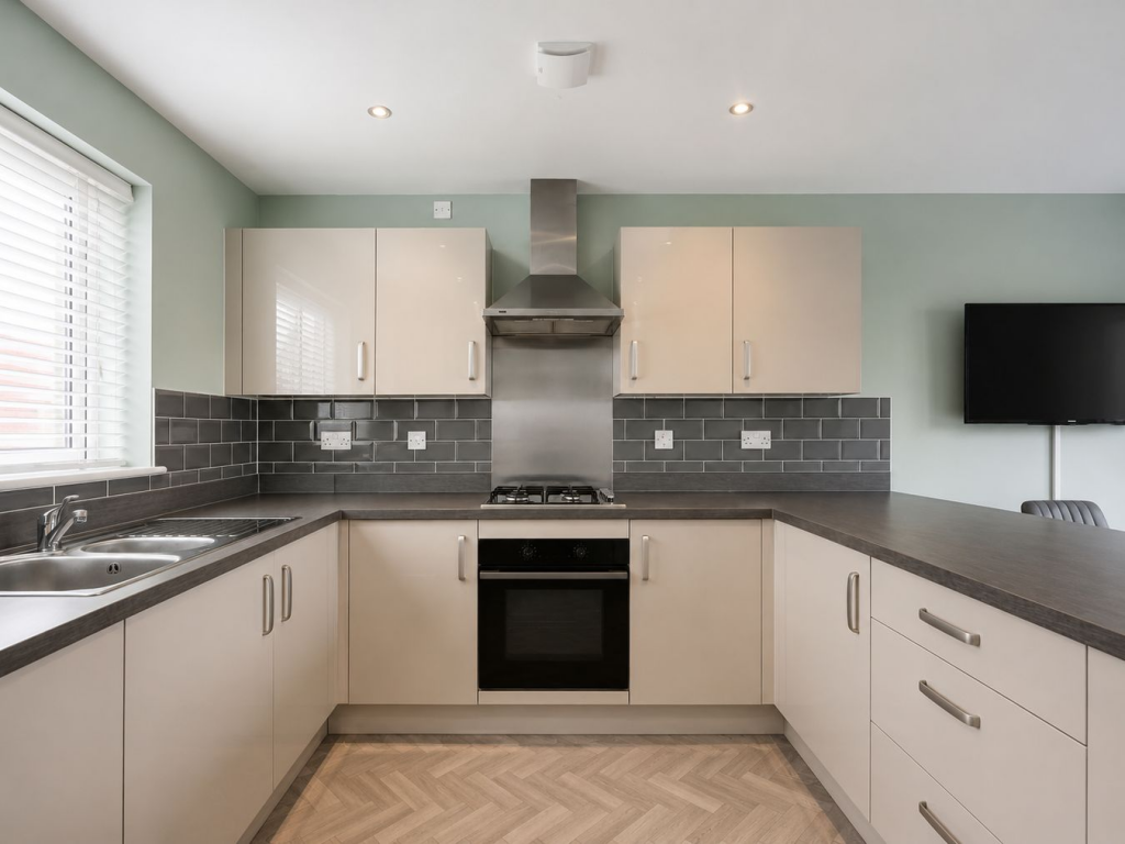 House in Colchester, Fox Street, Ardleigh - More