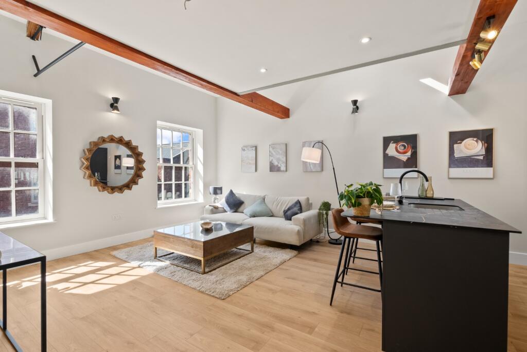 Apartment in Worcester - More