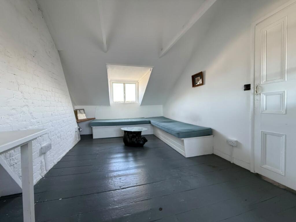 Apartment in Canterbury - View 5