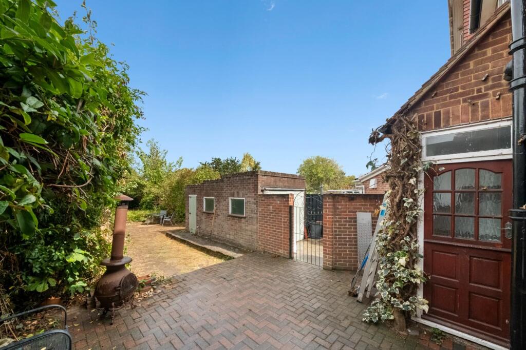 Main image of property: Stirling Road, Hayes
