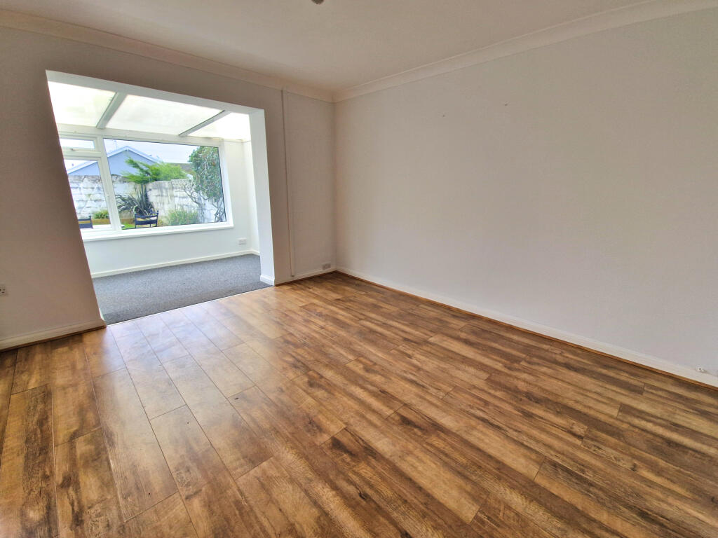 House in Porthcawl, Nottage - More