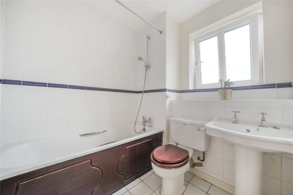 Apartment in London, Manchester Estate, Isle of Dogs - More