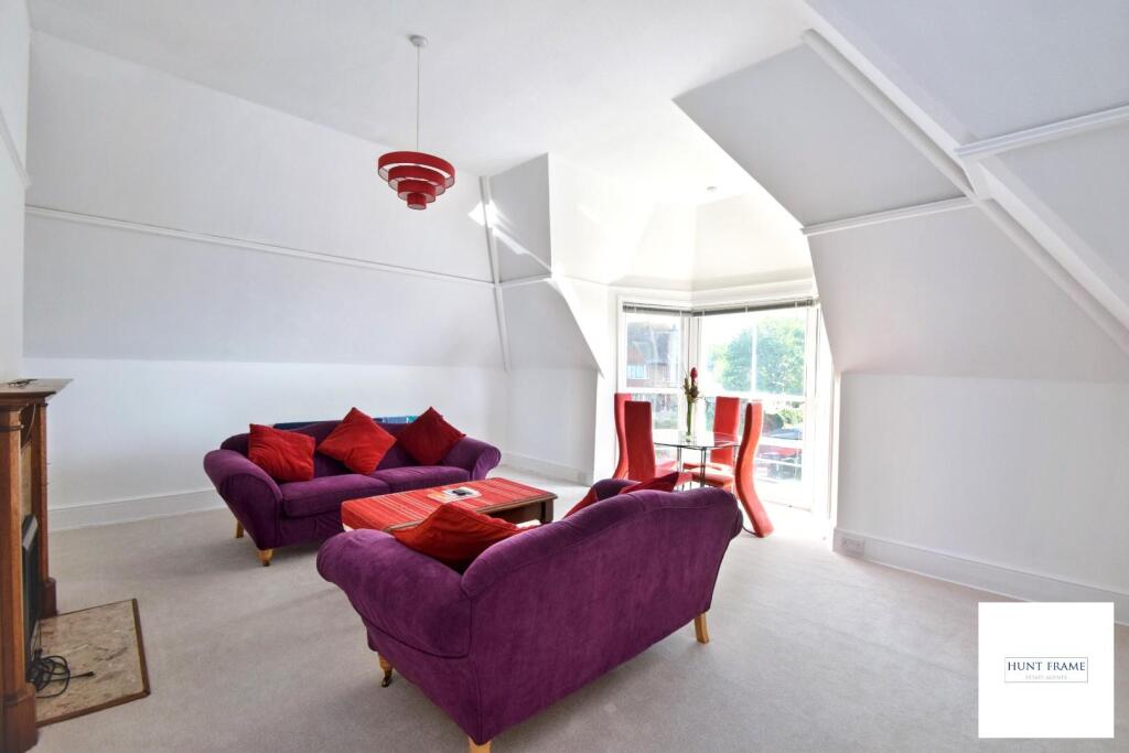 Apartment in Eastbourne, East Sussex - View 2