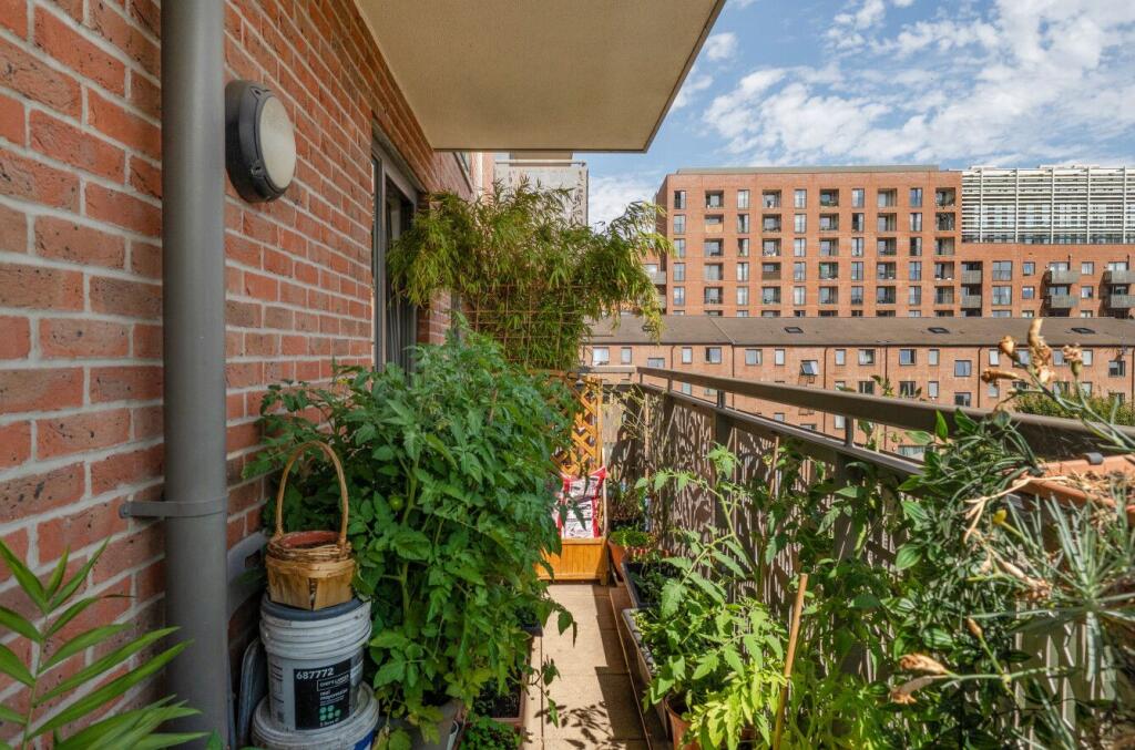 Apartment in London - More