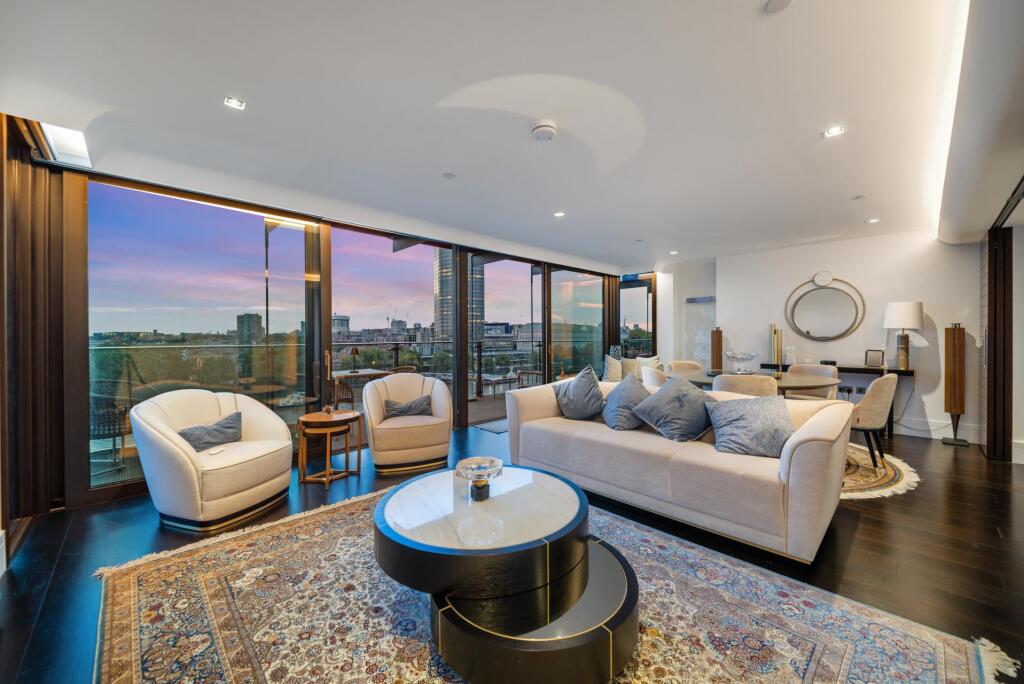 2-bed apartment on Merano Residence, Albert Embankment, London, SE1 , £1,875,000