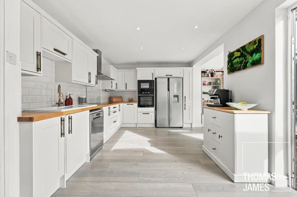House in Enfield - View 4