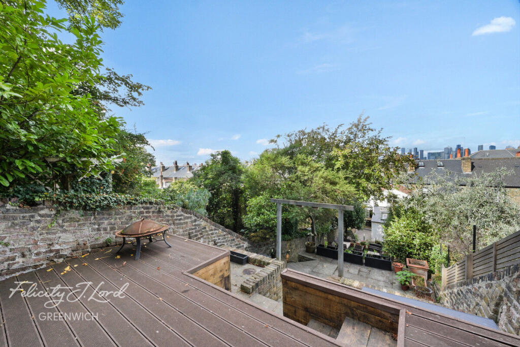House in London, Royal Borough of Greenwich - More