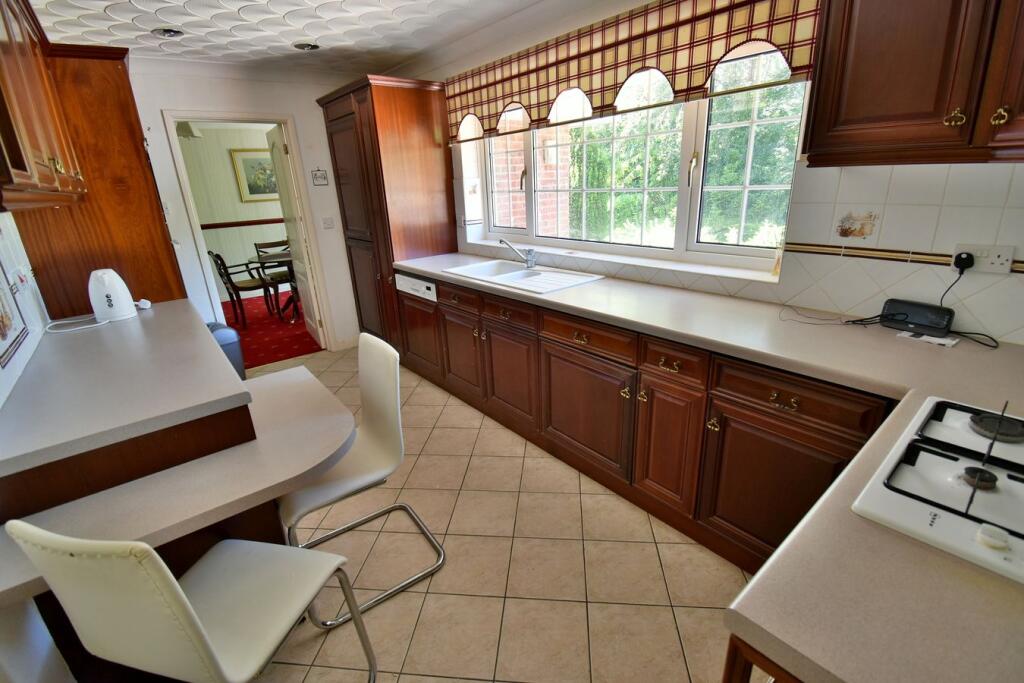 House in West Moors - View 6