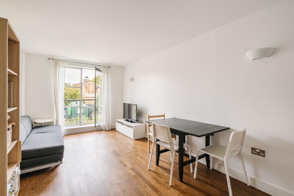 Apartment in London, Pentonville, Clerkenwell - View 3