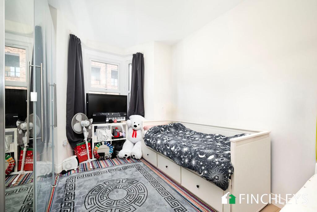 Apartment in London, West Finchley - View 5