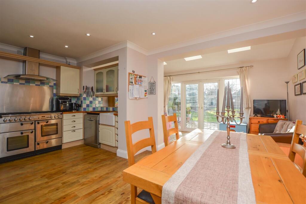 Oliver Road, Shenfield, Brentwood photo 4
