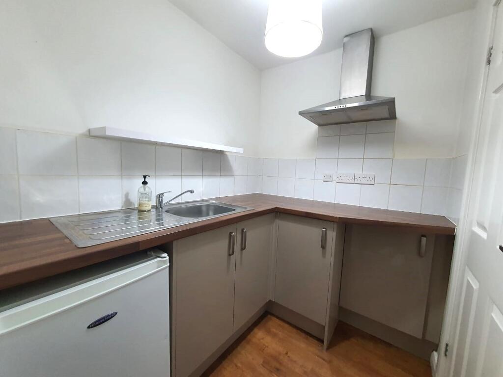 Main image of property: 1 Glenthorne House, Town Centre, DN1