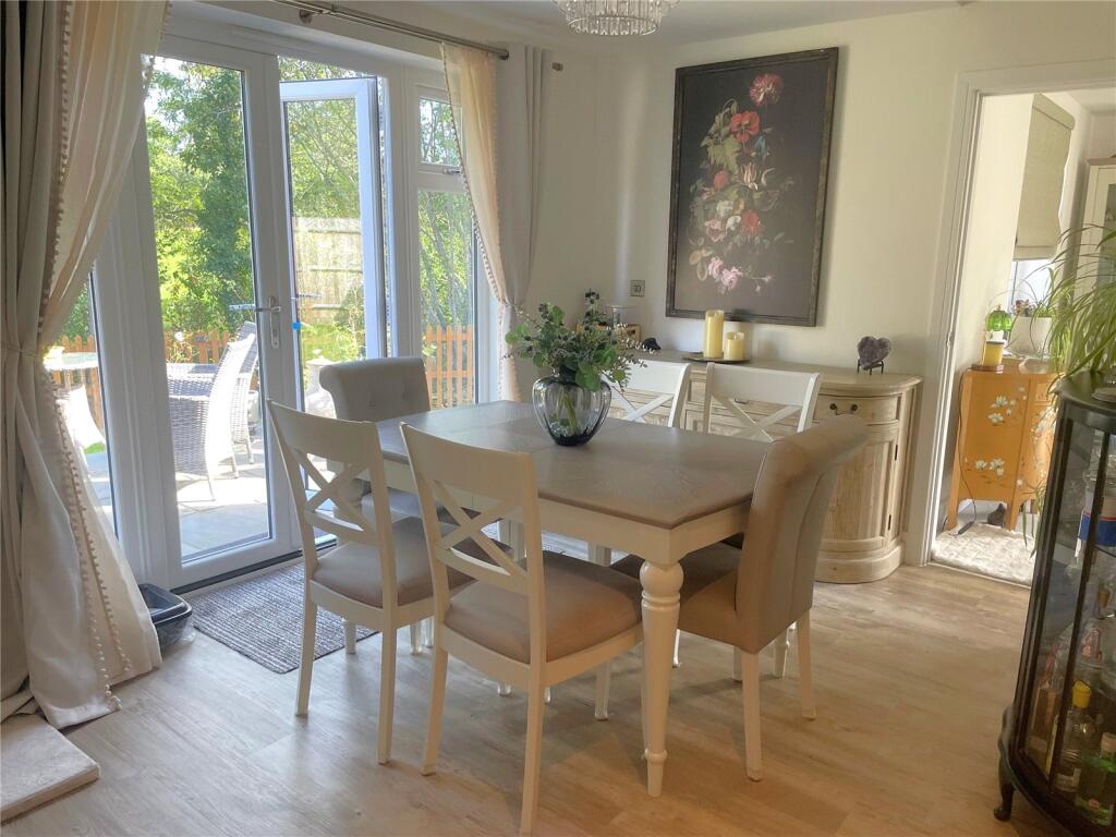 House in East Grinstead, North End - View 5